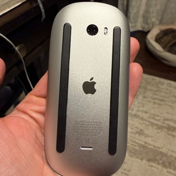 Apple Magic Mouse (Black) – Wireless Bluetooth Mouse w/ Cable - Picture 4 of 5